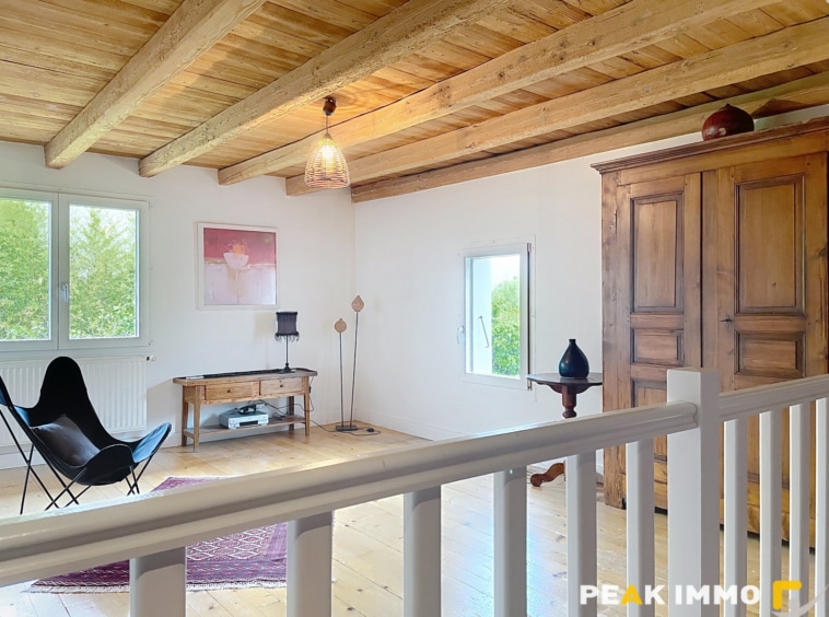 FILLINGES MAISON RENOVEE PROCHE ENTREE AUTOROUTE GENEVE ANNE