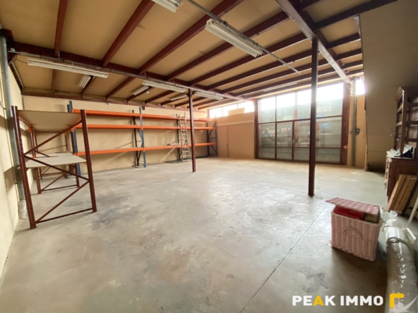 Entrepôt et bureaux 251m2 Sallanches Zone industrielle