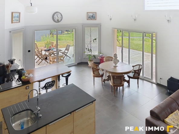 BOEGE BELLE MAISON 8 PIECES DE 230 m2 AVEC DEPENDANCE