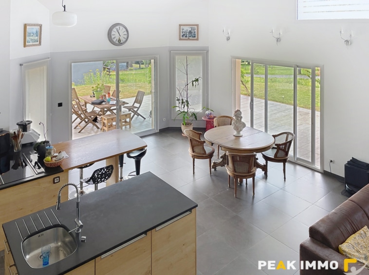 BOEGE BELLE MAISON 8 PIECES DE 230 m2 AVEC DEPENDANCE