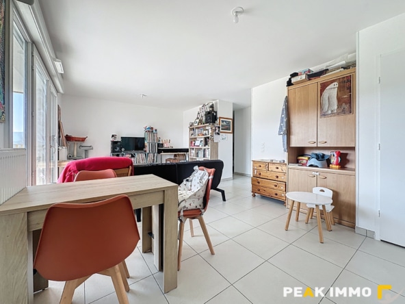Appartement 3 pièces - 69 m2 - Sales