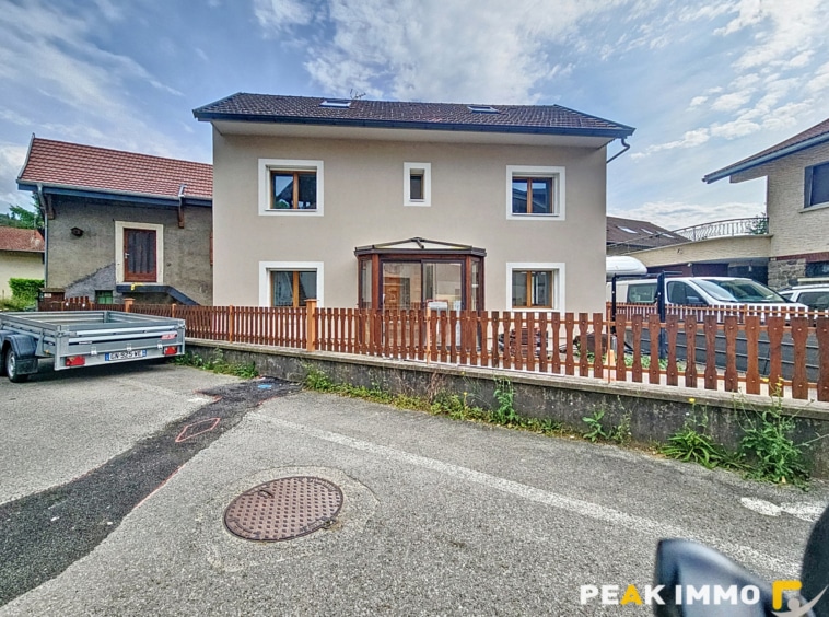 BONNE- Maison de Village entièrement rénovée