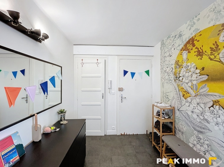 Appartement lumineux avec vue dégagée sur les montagnes, à