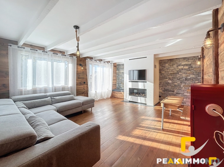 Maison Cranves Sales 203m2