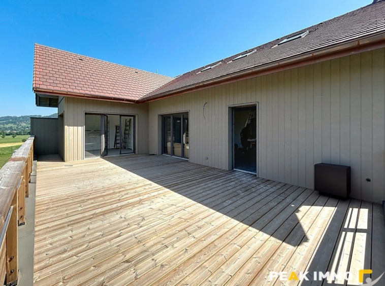 Appartement Fillinges 5 pièce(s) 156.15 m2