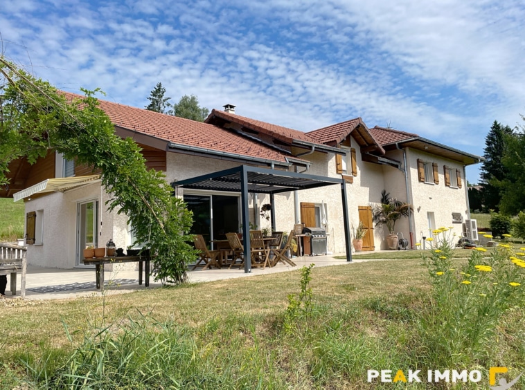 BOEGE BELLE MAISON 8 PIECES DE 230 m2 AVEC DEPENDANCE