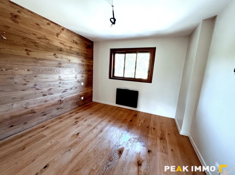 Appartement duplex - 3 pièces - 56.90 m2 Loi Carrez - 75.90