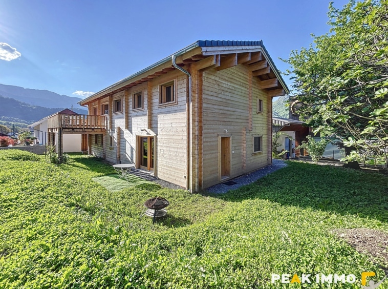 Chalet en Madrier à Giez 152 m2