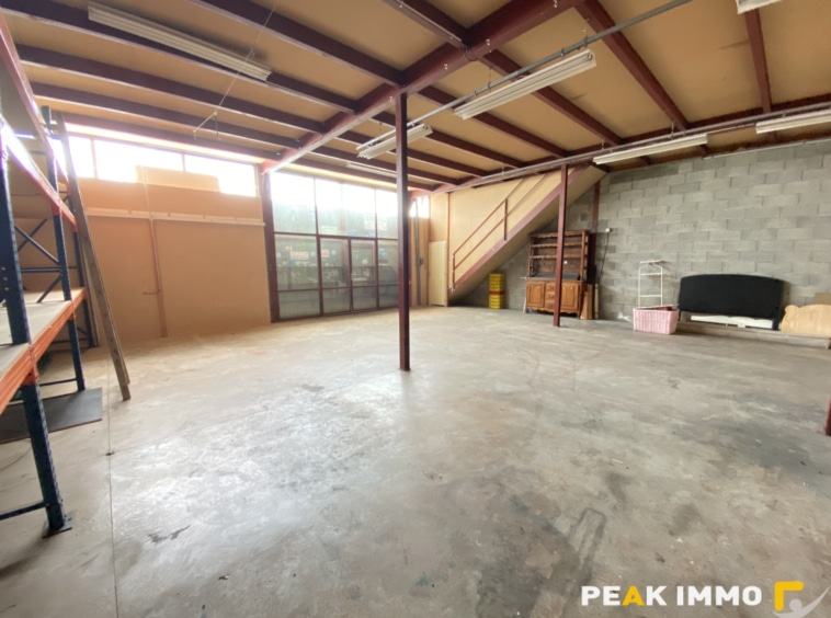 Entrepôt et bureaux 251m2 Sallanches Zone industrielle