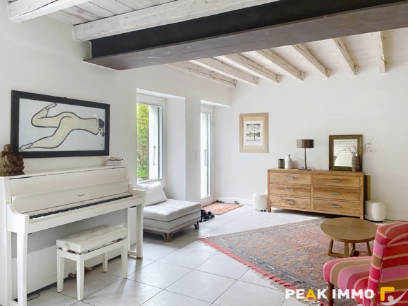 FILLINGES MAISON RENOVEE PROCHE ENTREE AUTOROUTE GENEVE ANNE