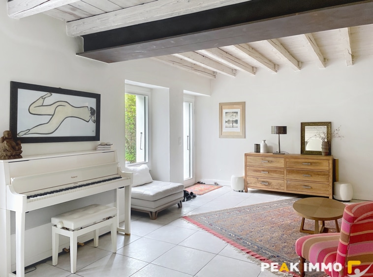 FILLINGES MAISON RENOVEE PROCHE ENTREE AUTOROUTE GENEVE ANNE