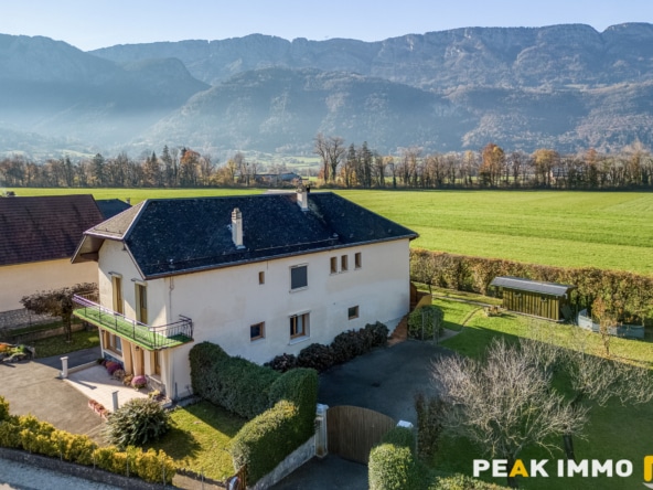 Maison divisée en 2 appartements- 250 m2 - DOUSSARD