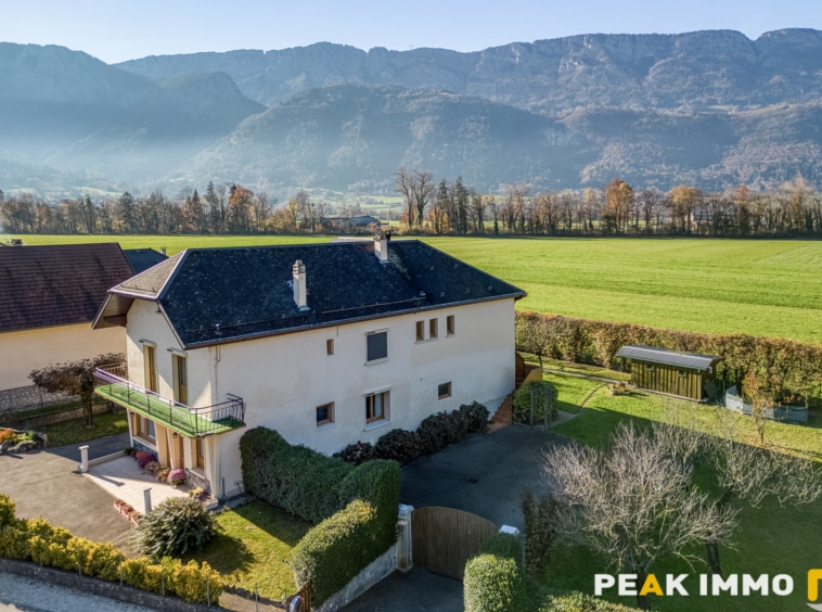 Maison divisée en 2 appartements- 250 m2 - DOUSSARD