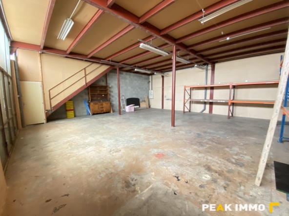 Entrepôt et bureaux 251m2 Sallanches Zone industrielle