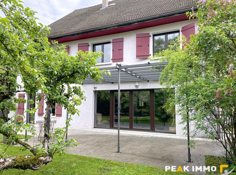FILLINGES MAISON RENOVEE PROCHE ENTREE AUTOROUTE GENEVE ANNE