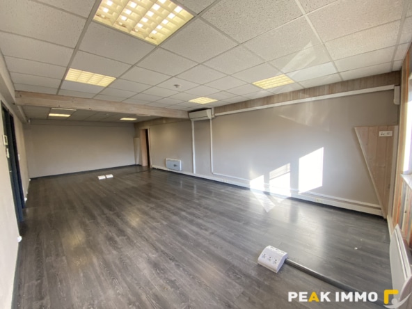 Entrepôt et bureaux 251m2 Sallanches Zone industrielle