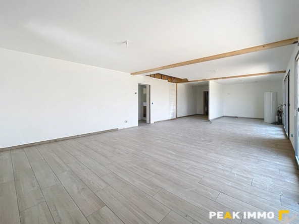 Appartement Fillinges 5 pièce(s) 156.12 m2