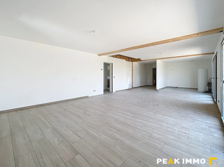 Appartement Fillinges 5 pièce(s) 156.12 m2