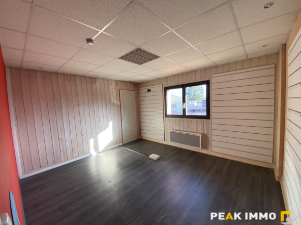 Entrepôt et bureaux 251m2 Sallanches Zone industrielle