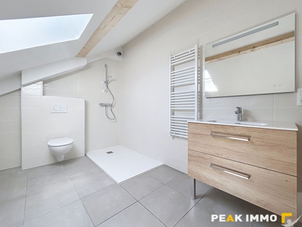 Appartement Fillinges 5 pièce(s) 156.12 m2