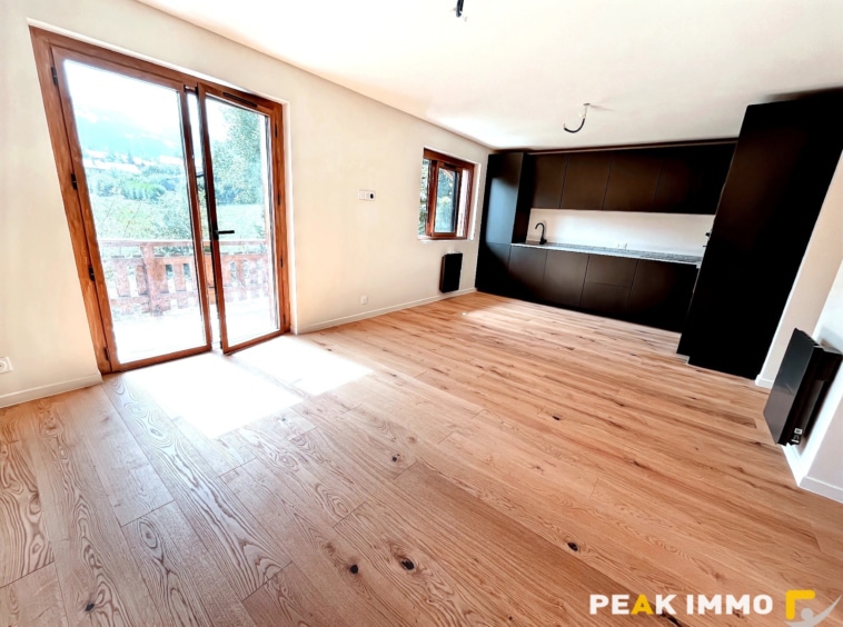 Appartement duplex - 3 pièces - 56.90 m2 Loi Carrez - 75.90
