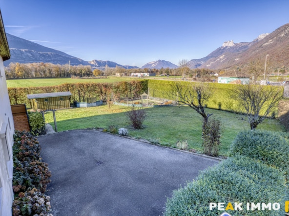 Maison divisée en 2 appartements- 250 m2 - DOUSSARD