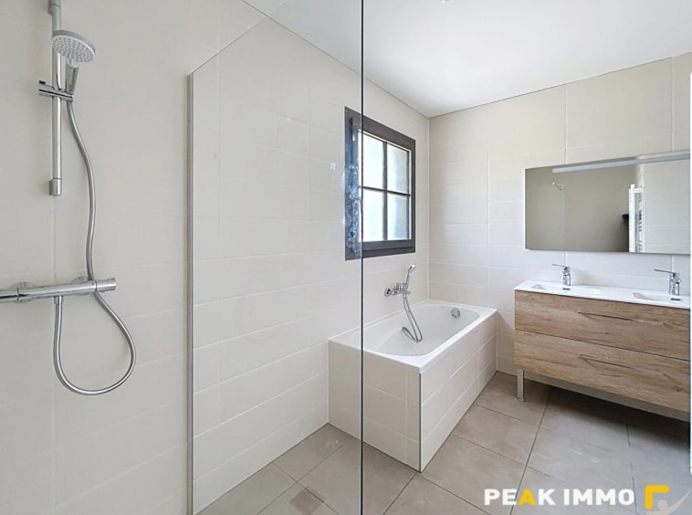 Appartement Fillinges 5 pièce(s) 156.12 m2