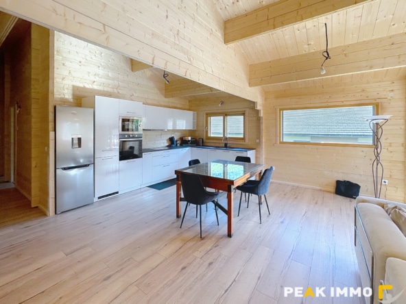 Chalet en Madrier à Giez 152 m2