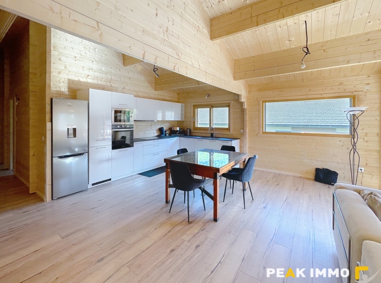 Chalet en Madrier à Giez 152 m2