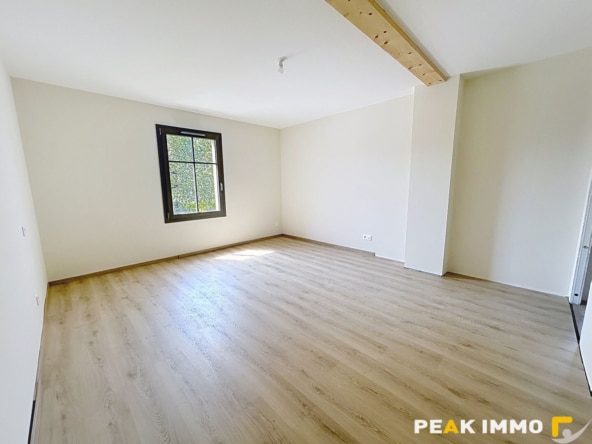 Appartement Fillinges 5 pièce(s) 156.12 m2