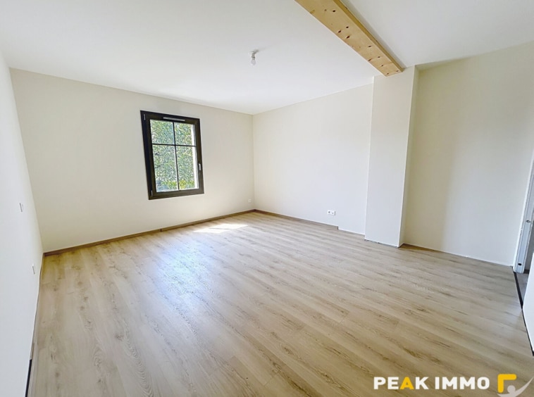 Appartement Fillinges 5 pièce(s) 156.12 m2