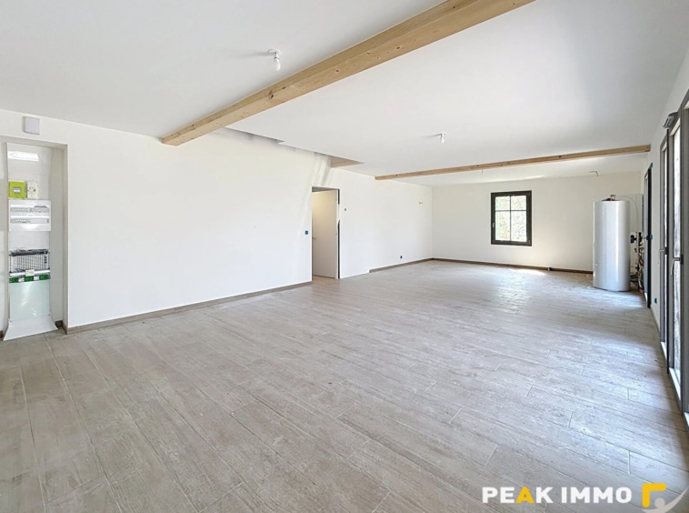 Appartement Fillinges 5 pièce(s) 156.15 m2