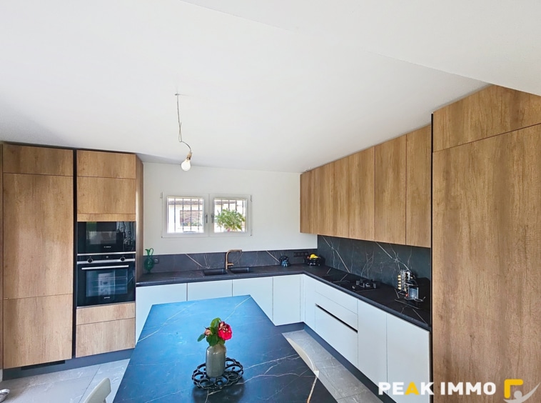 Maison 4 pièces 106 m2-Cranves Sales