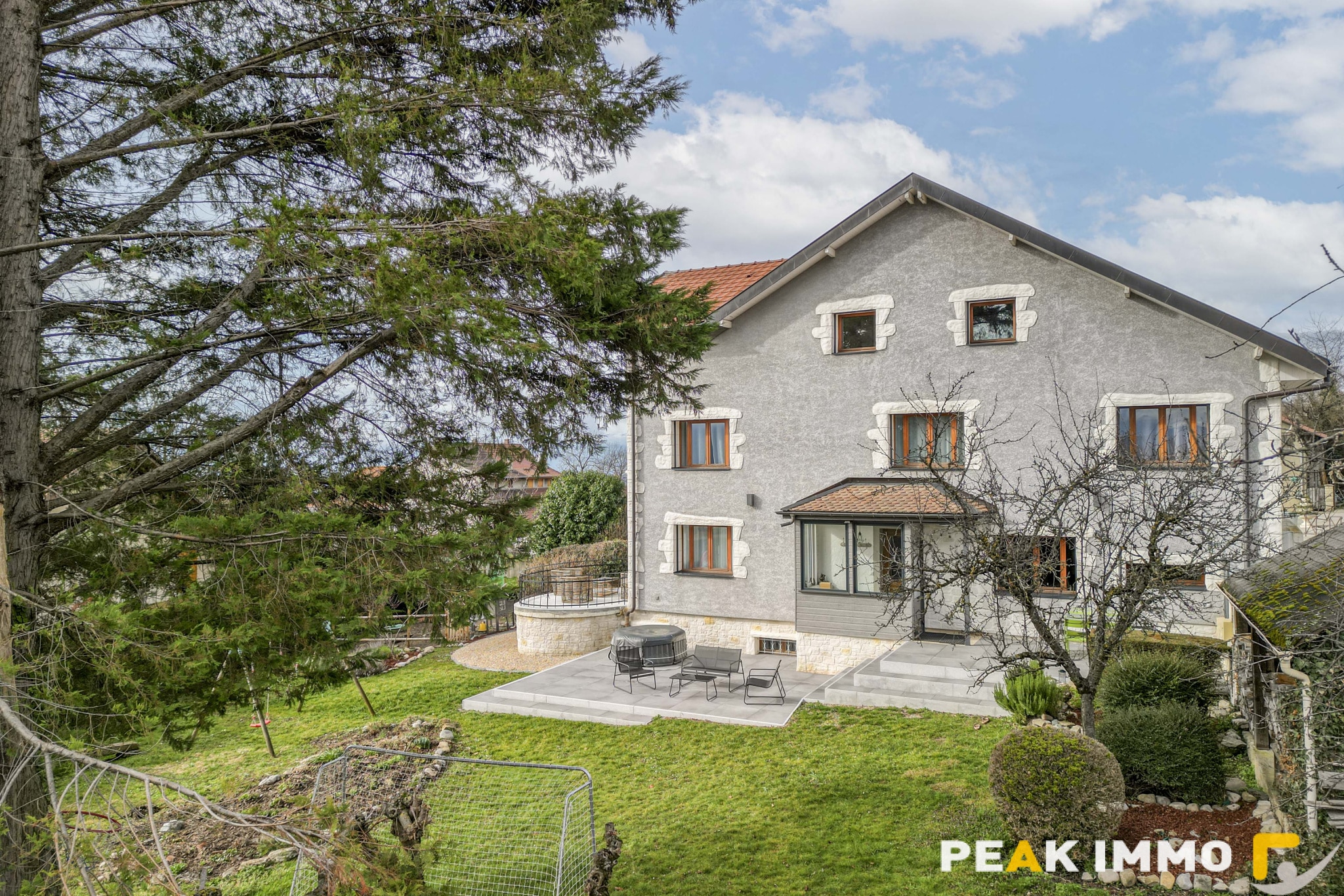 CRANVES SALES - Magnifique Maison de 210 m2