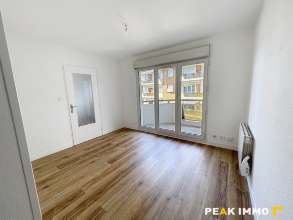Appartement ETREMBIERES 1 pièce(s) 26.04m2