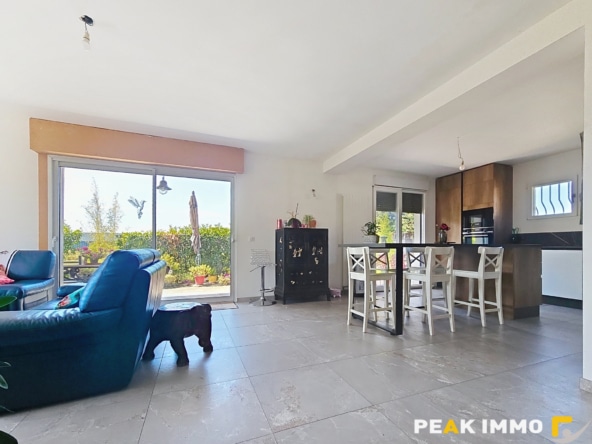Maison 4 pièces 106 m2-Cranves Sales