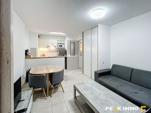 À louer   Appartement F2 meublé avec balcon et piscine   Nan