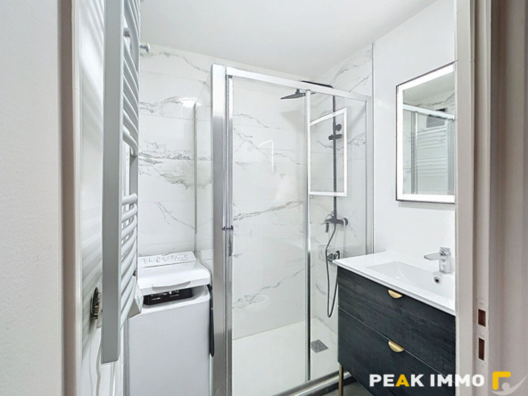 À louer   Appartement F2 meublé avec balcon et piscine   Nan