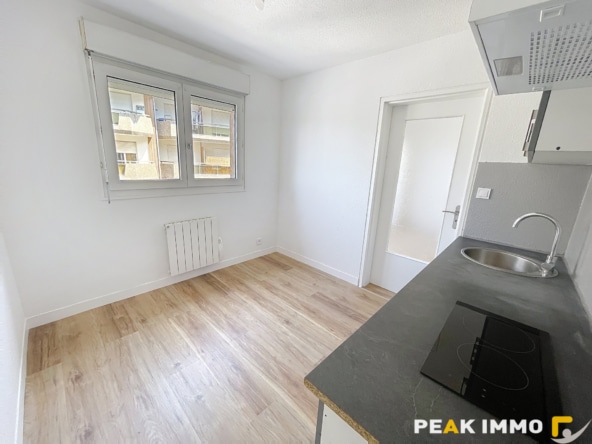 Appartement ETREMBIERES 1 pièce(s) 26.04m2