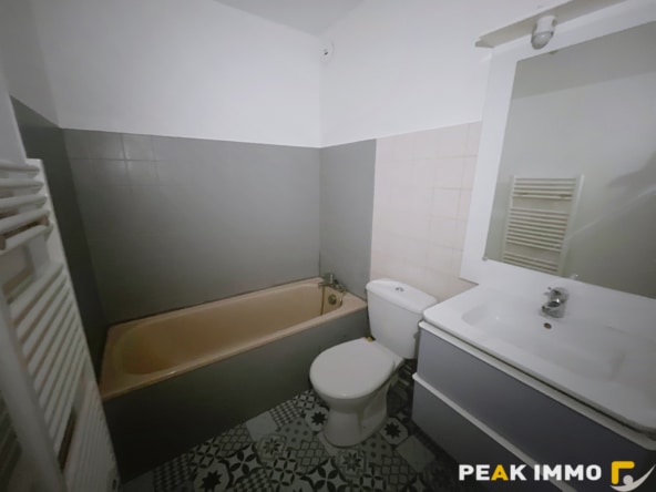 Appartement ETREMBIERES 1 pièce(s) 26.04m2