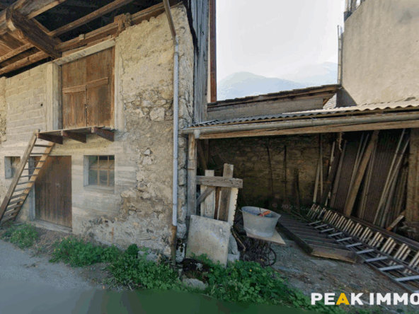 A vendre grange Val De Chaise ( Marlens)