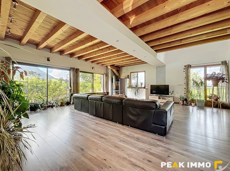Maison T5 - 174 m2 - Saint Offenge