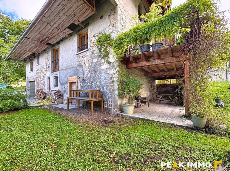 Maison T5 - 174 m2 - Saint Offenge