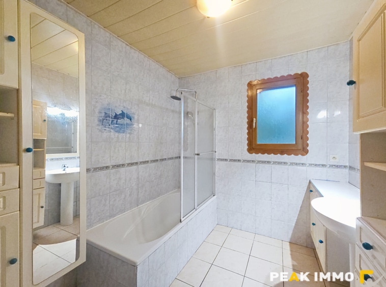 CHATILLON SUR CLUSE- Maison Familiale MCA de 2002 -1205 m2 d