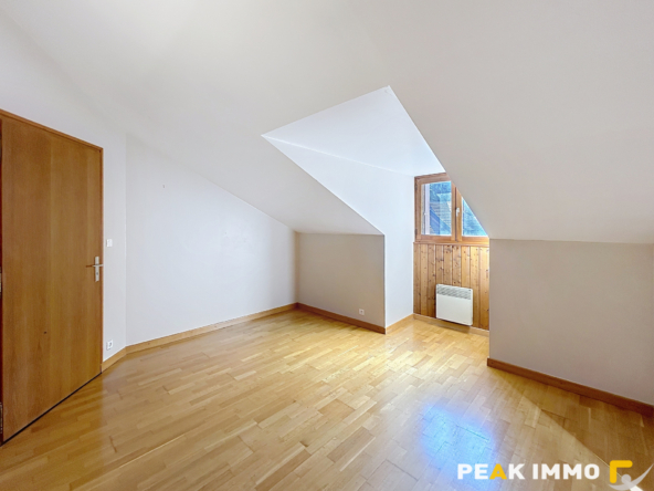 .PEILLONNEX   À louer : Appartement duplex T4 avec balcon et