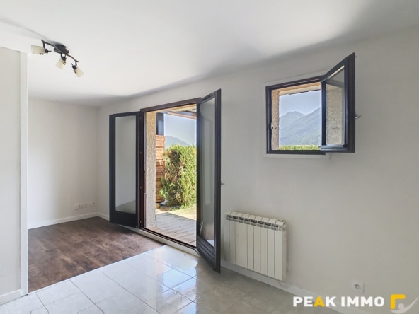 Appartement rez-de-jardin - 30.85 m2 - DOUSSARD
