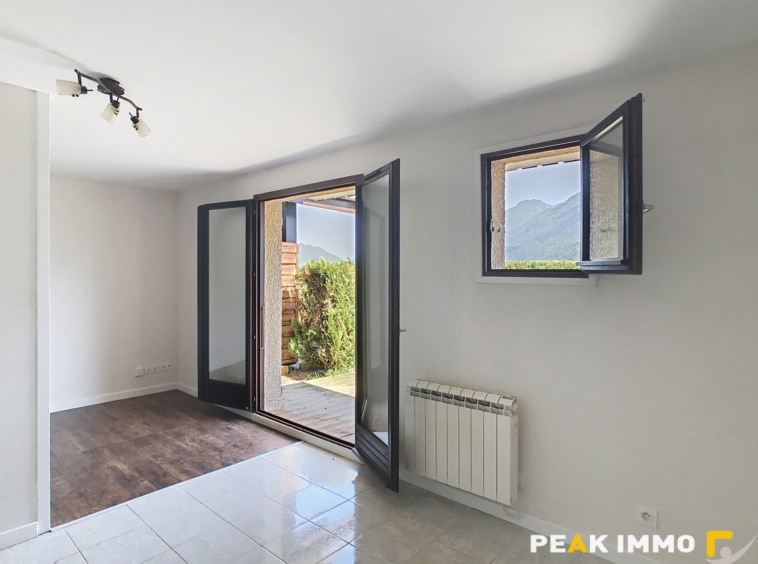 Appartement rez-de-jardin - 30.85 m2 - DOUSSARD