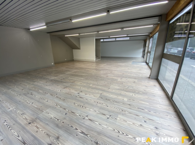Local commercial 240 m2 Sallanches