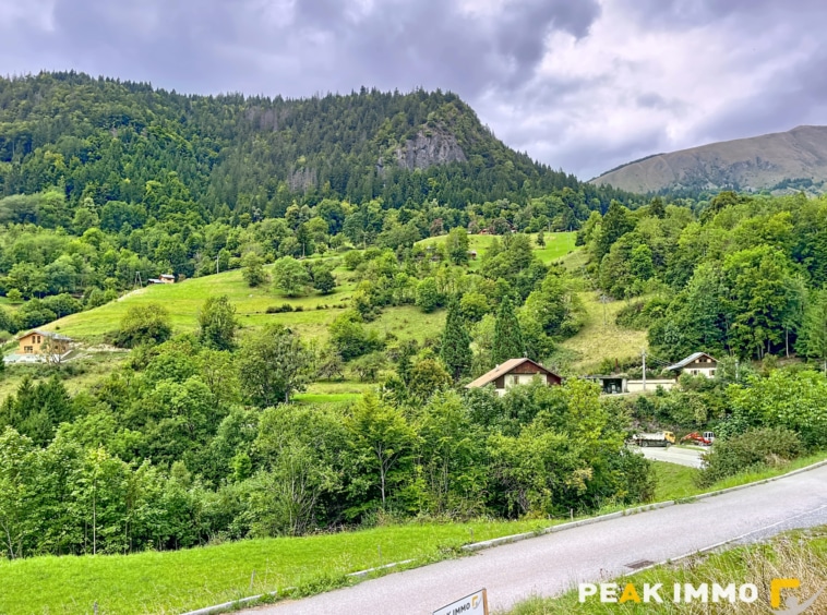 Terrain constructible 950 m2 - LE BOUCHET MONT CHARVIN