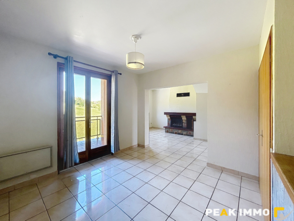 .PEILLONNEX   À louer : Appartement duplex T4 avec balcon et